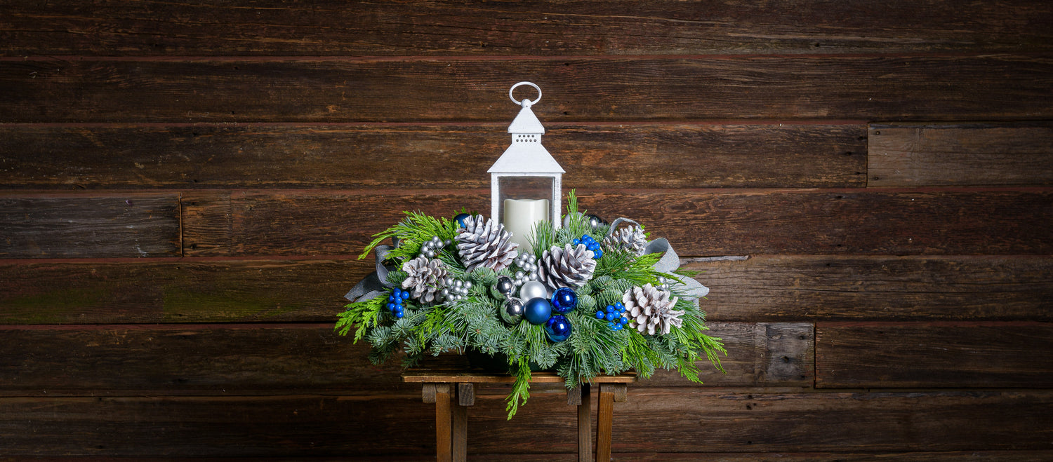 Centerpieces with white lanterns