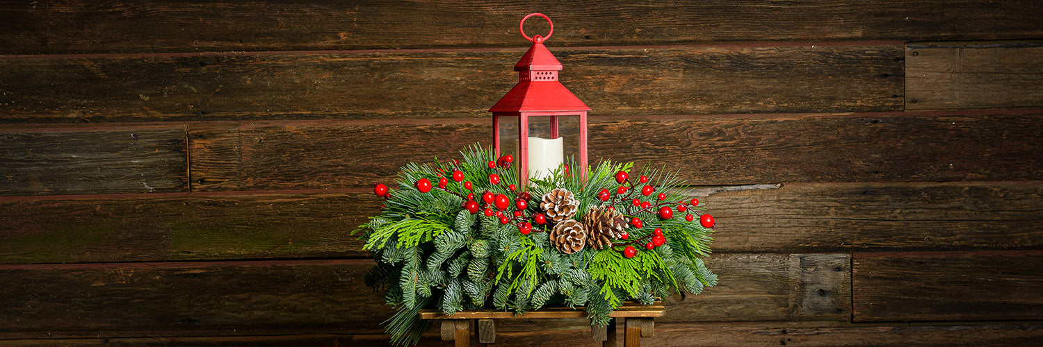 Centerpiece with lanterns