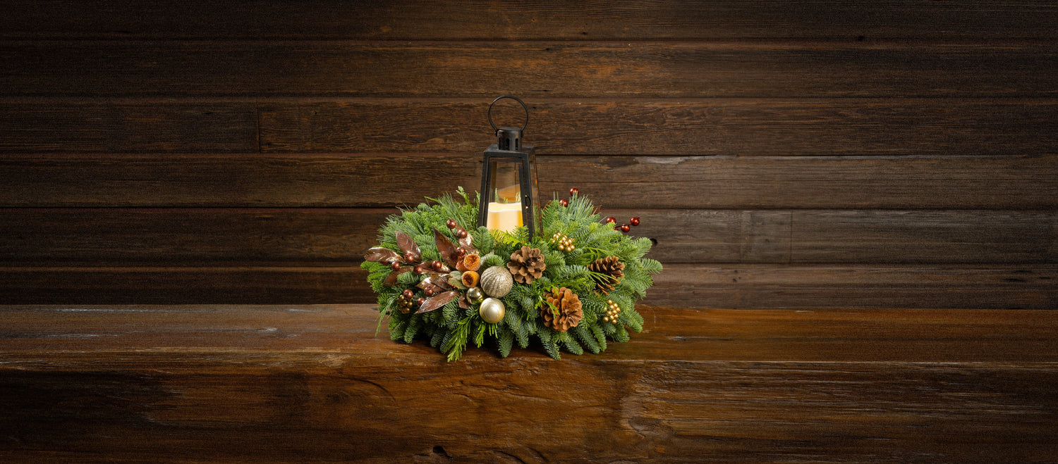 Centerpieces with Bronze lanterns
